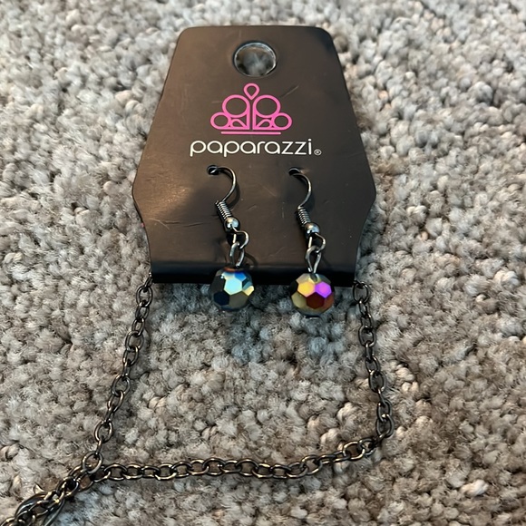 Set of 3 Paparazzi earring and necklace sets. - Picture 4 of 7